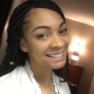 Meet your Posher, Phoenix